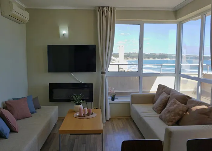 Апартамент бийч - *